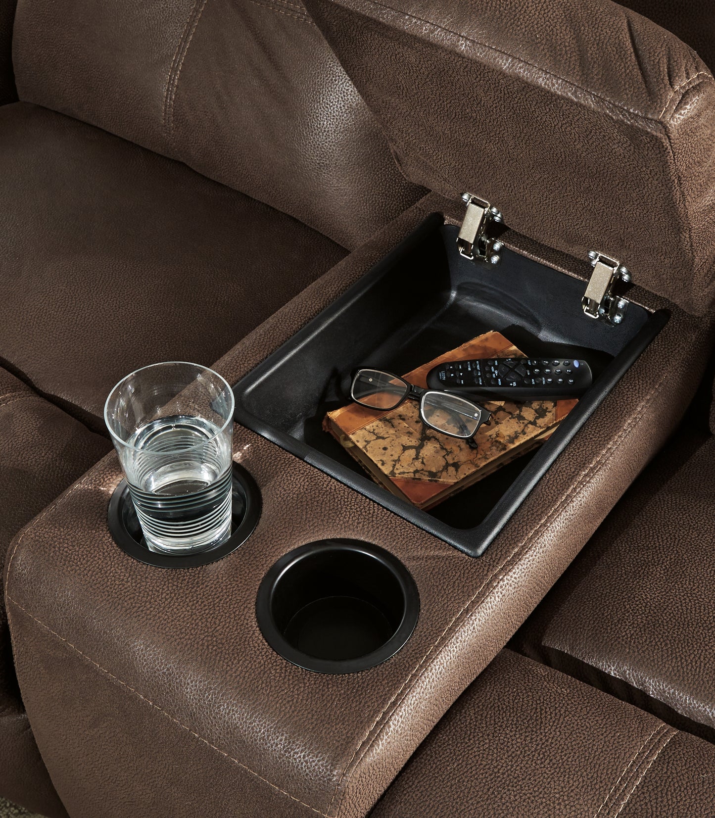 Jesolo Reclining Loveseat with Console - Ashley Furniture - Brunei
