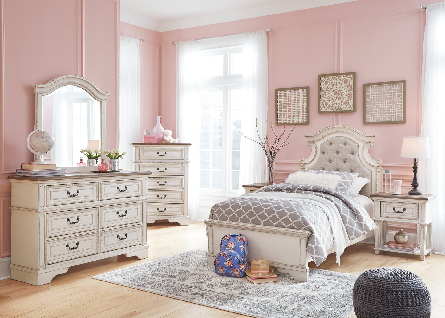 Realyn Chest of Drawers - Ashley Furniture - Brunei