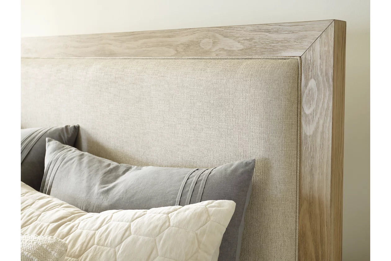 Hennington Queen Upholstered Bed - Ashley Furniture - Brunei