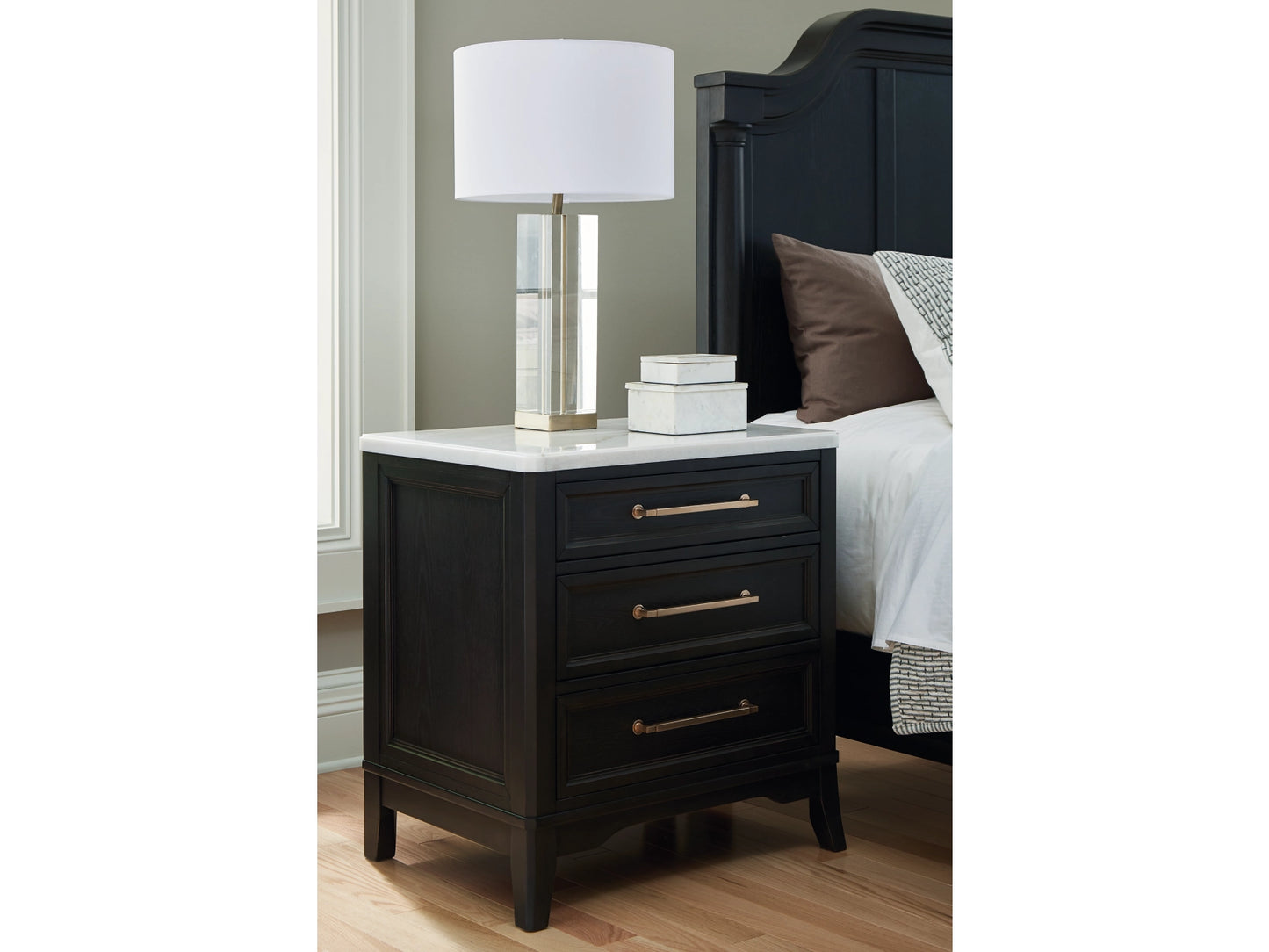 Welltern 28" 3 Drawer Charging Nightstand