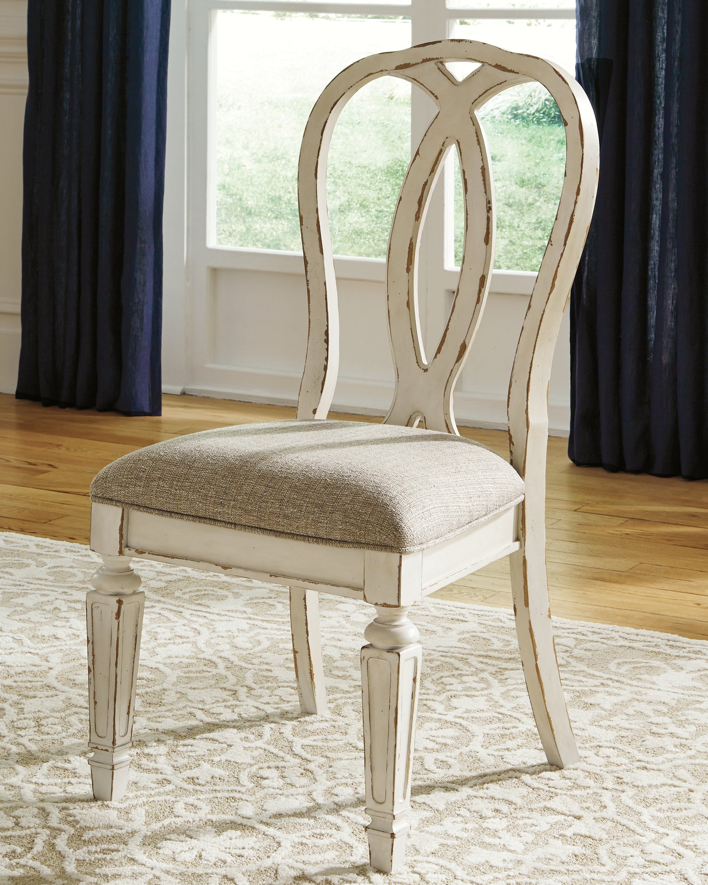 Realyn Dining Chair - Ashley Furniture - Brunei