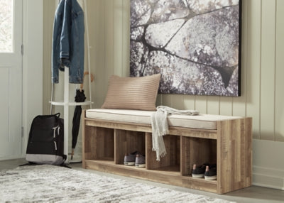 Gerdanet Storage Bench – Ashley Furniture - Brunei