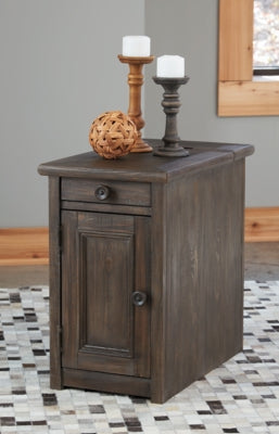 Wyndahl Chair Side End Table - Ashley Furniture - Brunei