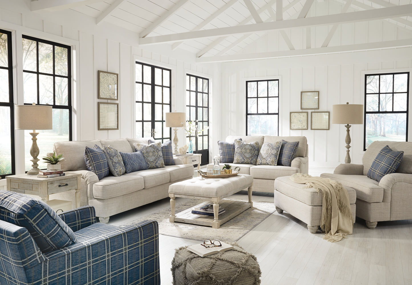 Traemore Loveseat - Ashley Furniture - Brunei