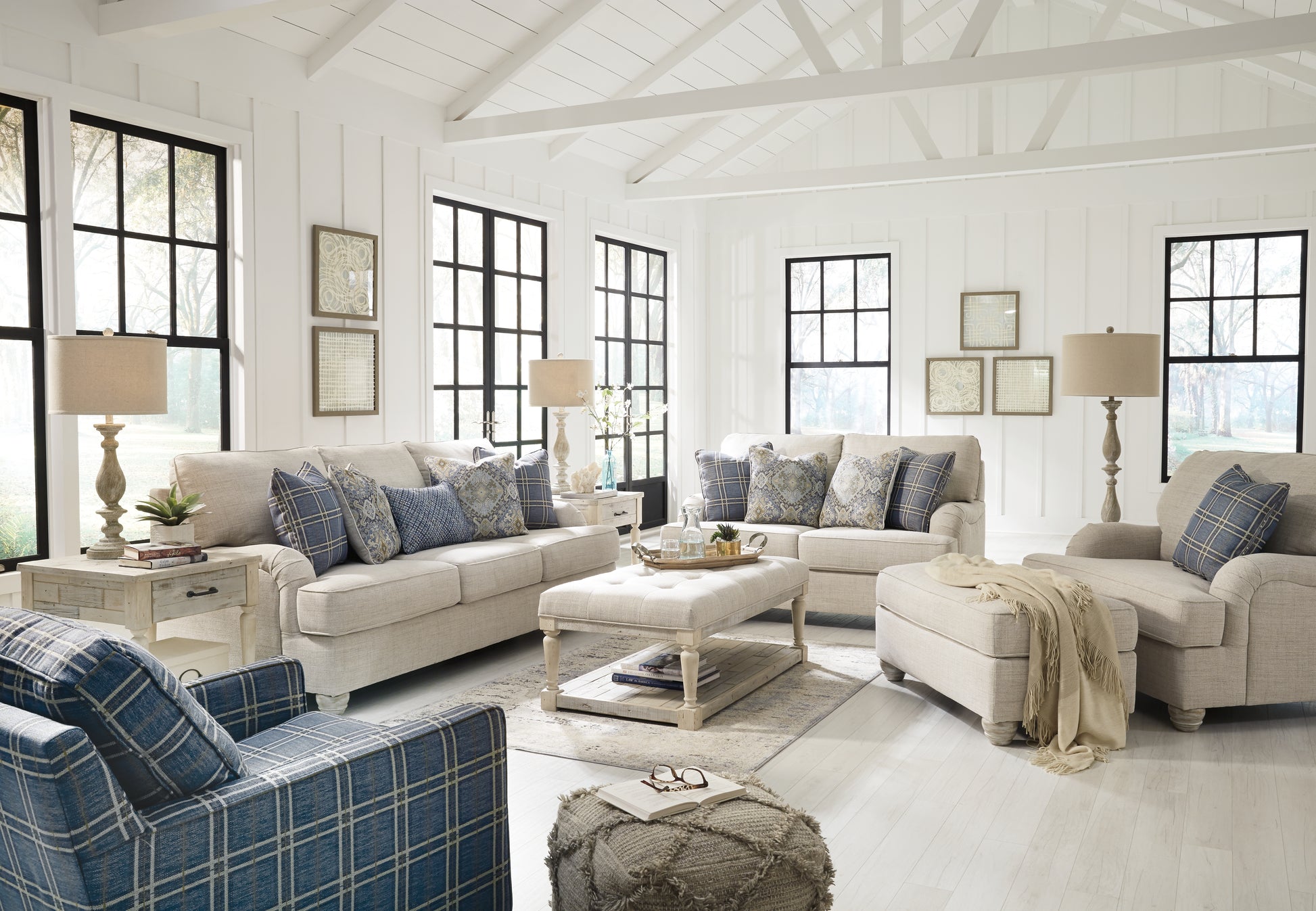 Traemore Loveseat - Ashley Furniture - Brunei