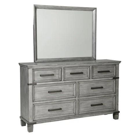 Russelyn 7-Drawer Dresser+Mirror