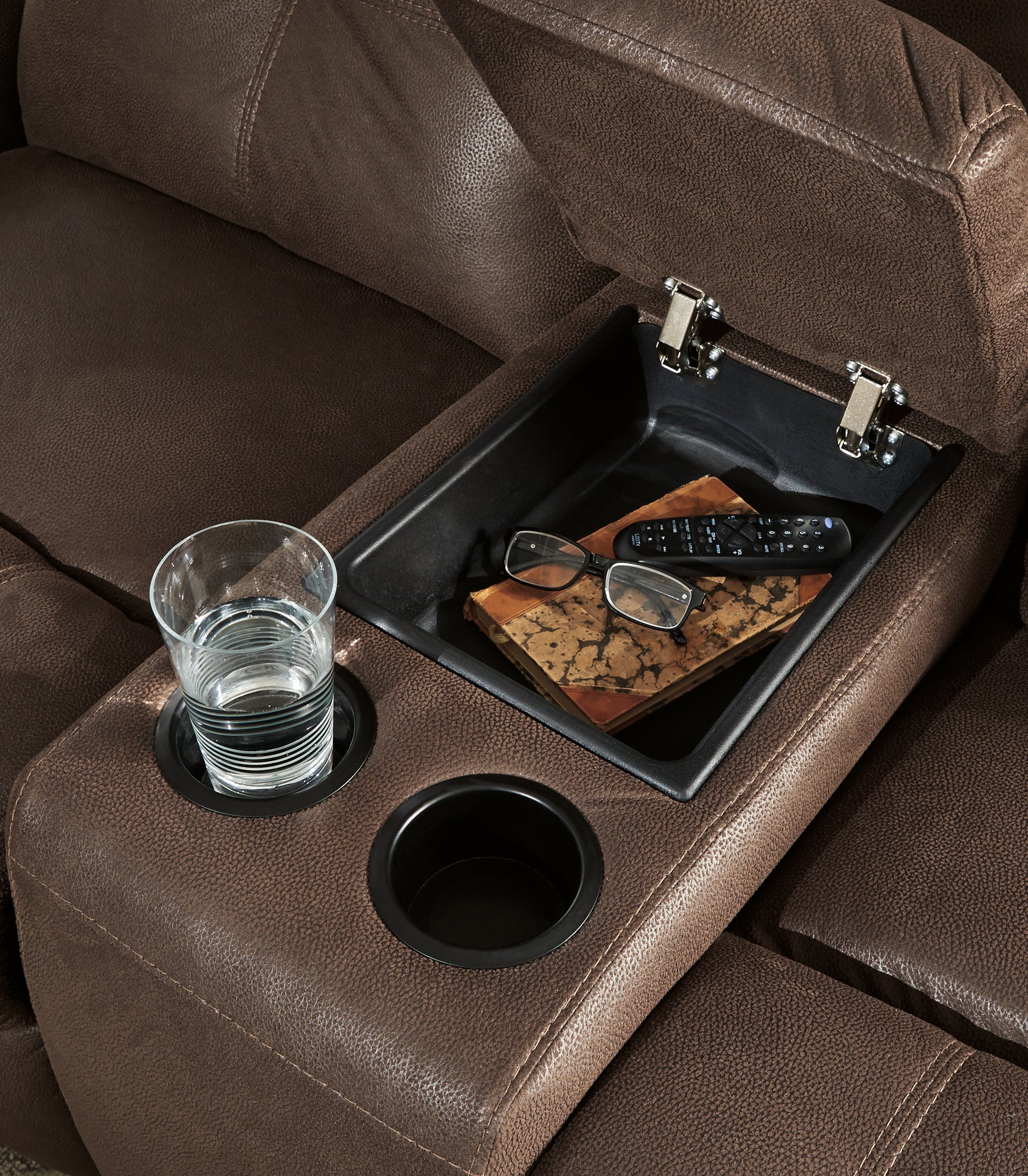 Jesolo Reclining Loveseat with Console - Ashley Furniture - Brunei