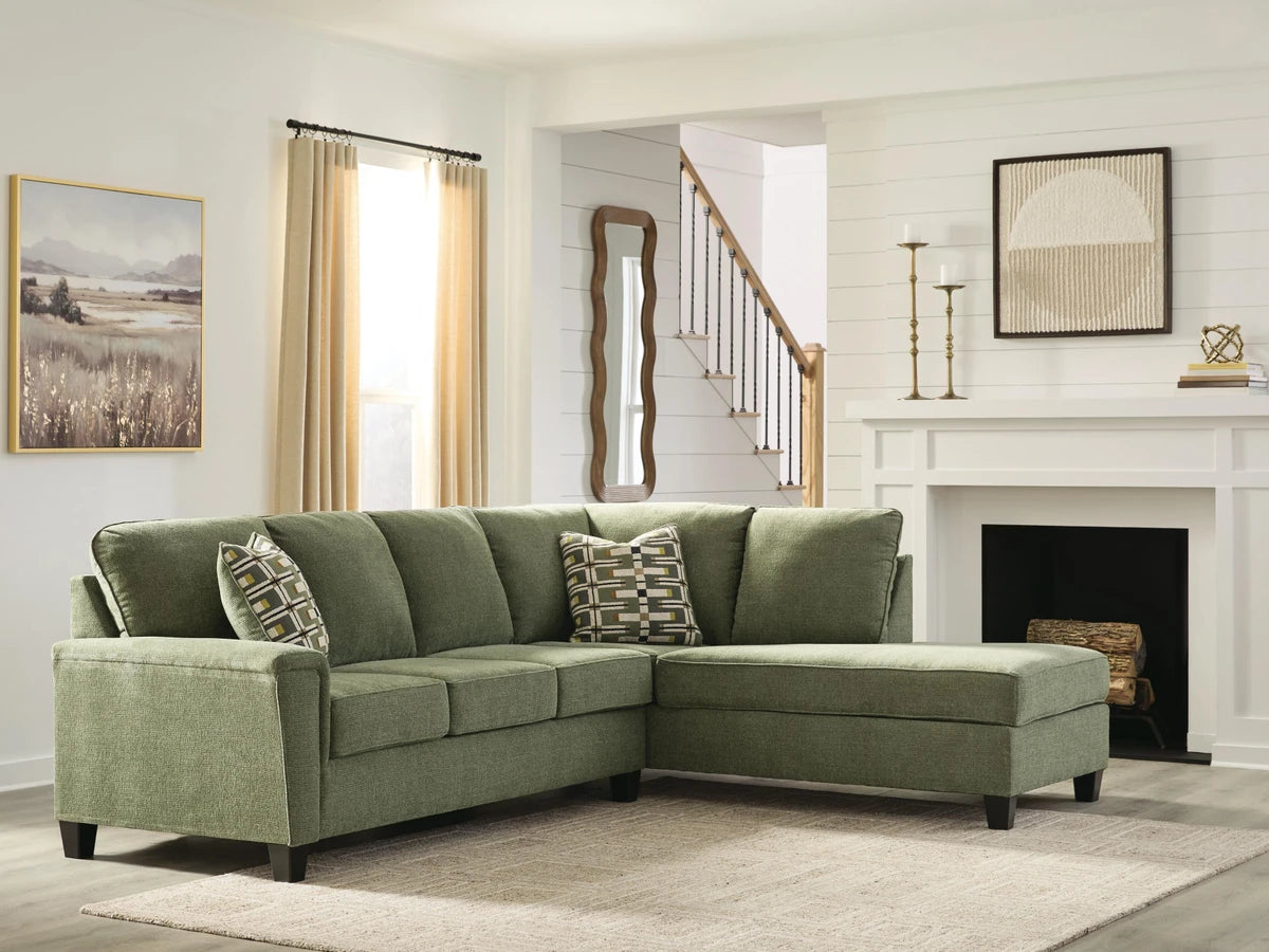 Leeshan 2-Piece Sectional with Chaise;Clover