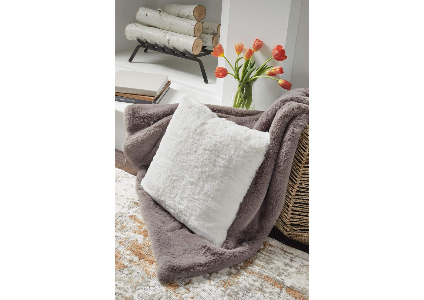 Gariland Pillow;White