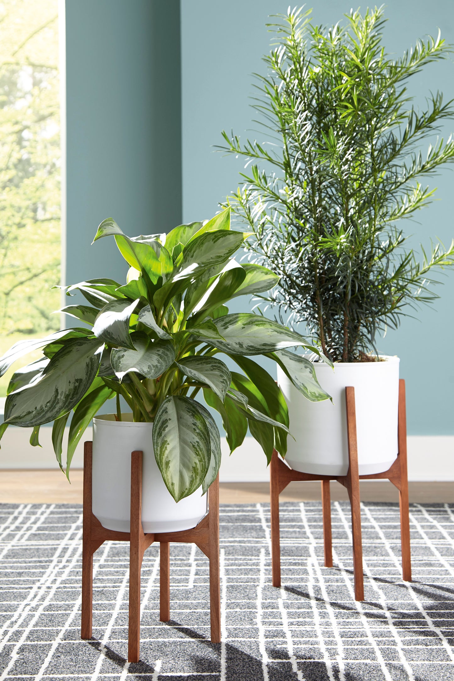 Dorcey Planter;White/Brown