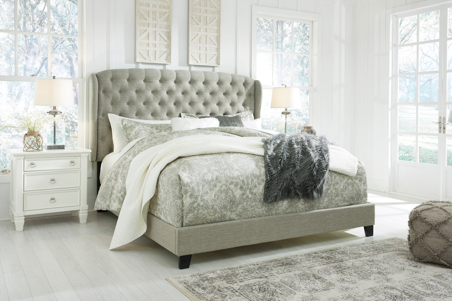 Jerary Queen Upholstered Bed - Ashley Furniture - Brunei