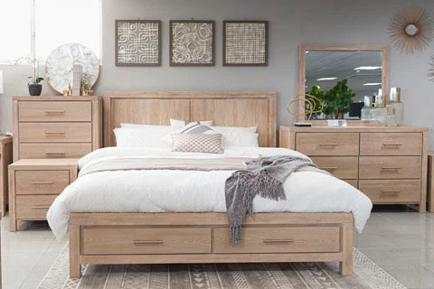 Yalinton King Bedroom Set