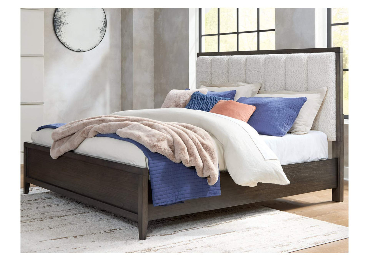Westonfort King Panel Bed; Espresso