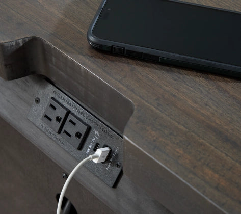 Westonfort Three Drawer Night Stand;Espresso