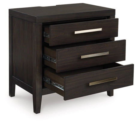Westonfort Three Drawer Night Stand;Espresso