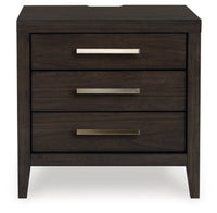 Westonfort Three Drawer Night Stand;Espresso