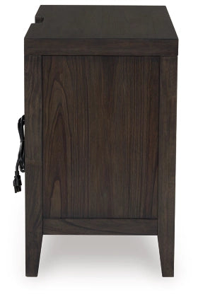 Westonfort Three Drawer Night Stand;Espresso