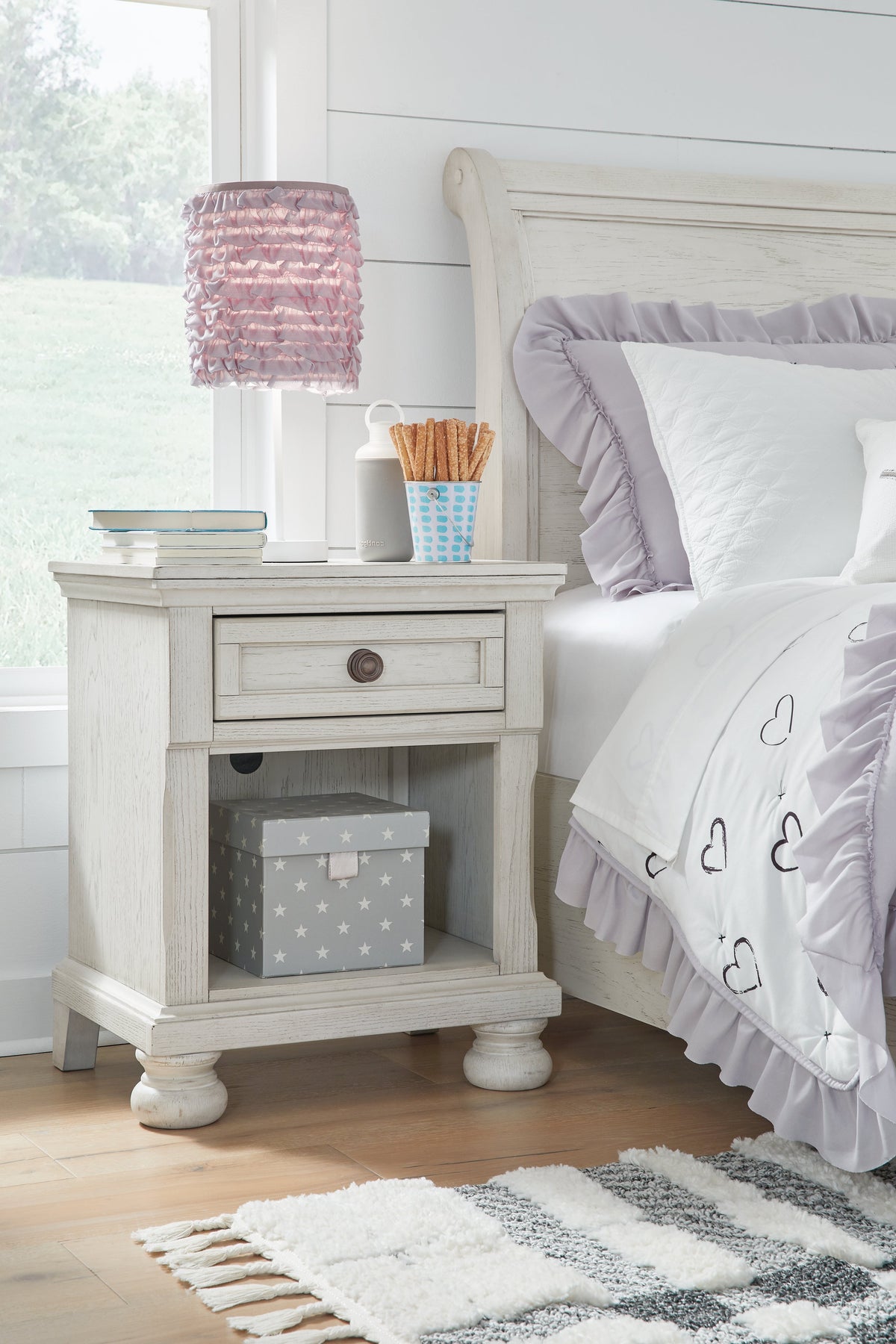Robbinsdale Nightstand - Ashley Furniture - Brunei