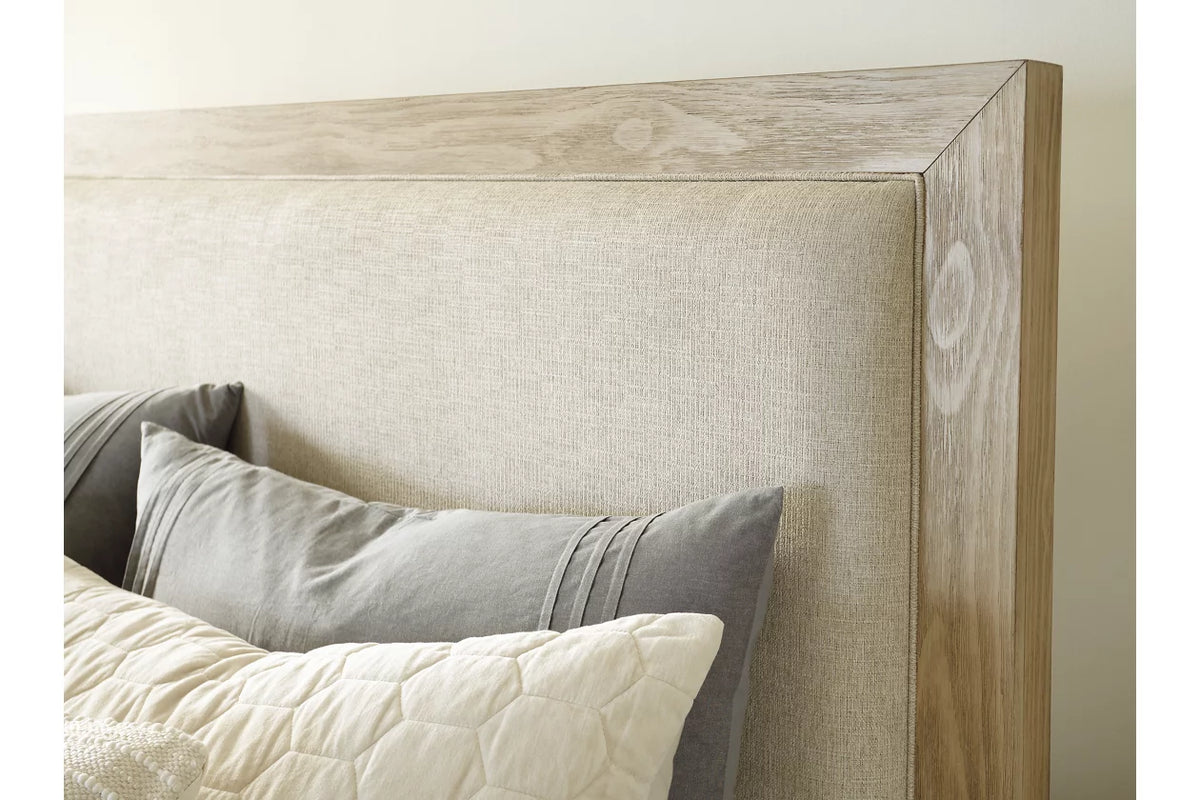Hennington Queen Upholstered Bed - Ashley Furniture - Brunei