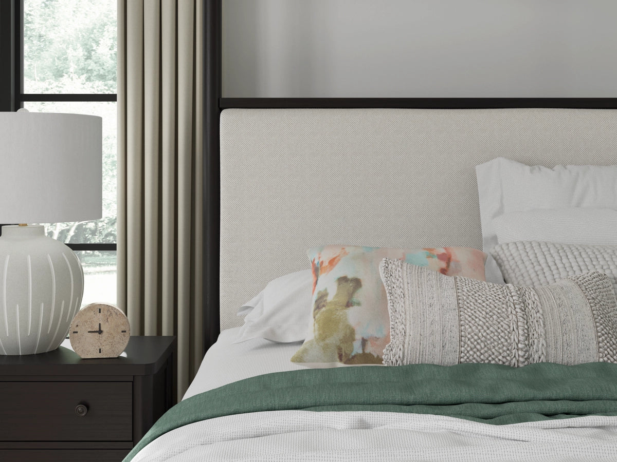 Portdown King Bedroom Set; Black