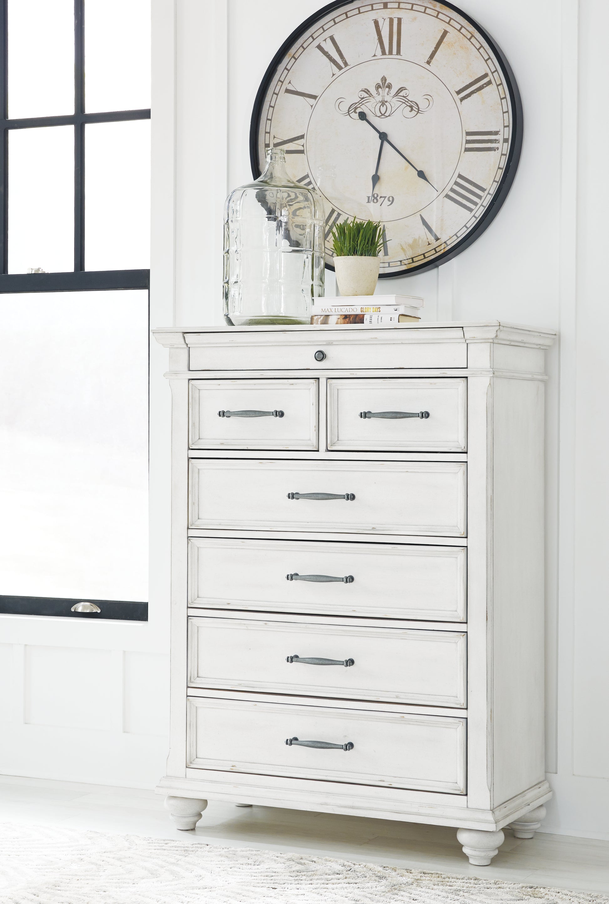 Kanwyn Chest of Drawers - Ashley Furniture - Brunei