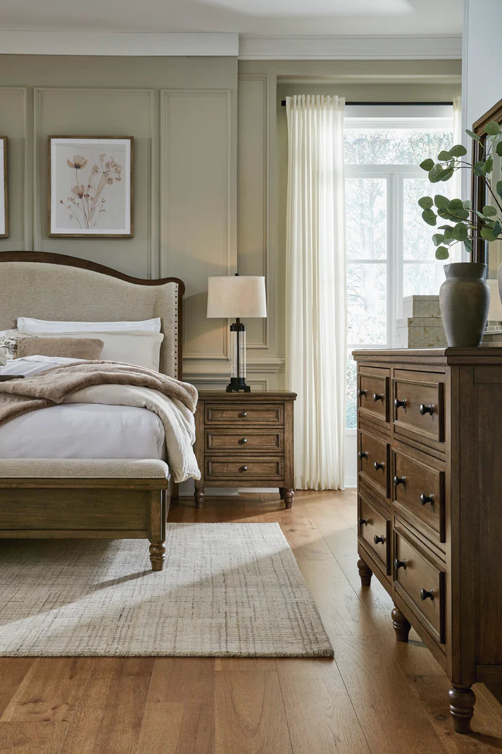 Sturlayne King Bedroom Set; Brown