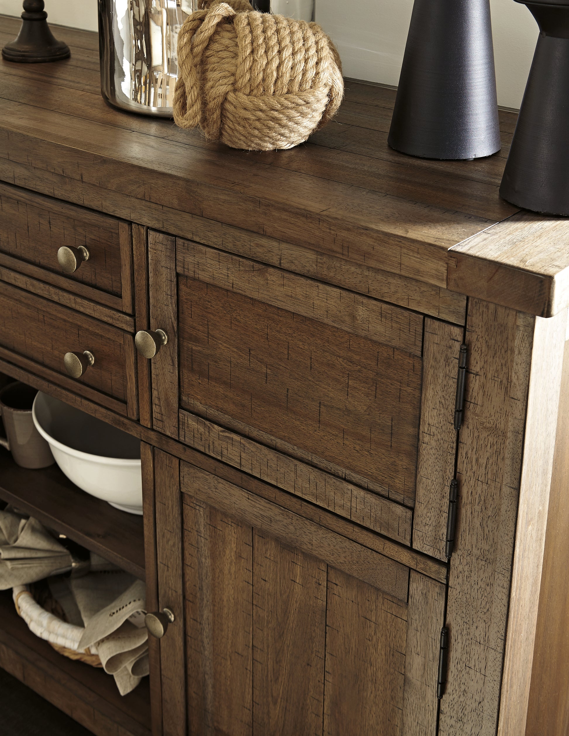 Moriville Dining Server - Ashley Furniture - Brunei