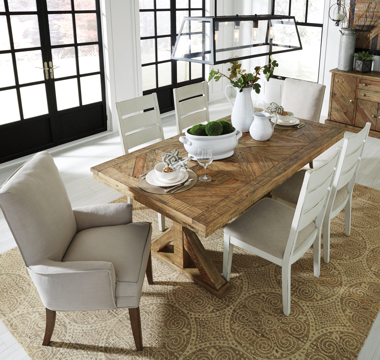 Grindleburg Dining Chair - Ashley Furniture - Brunei