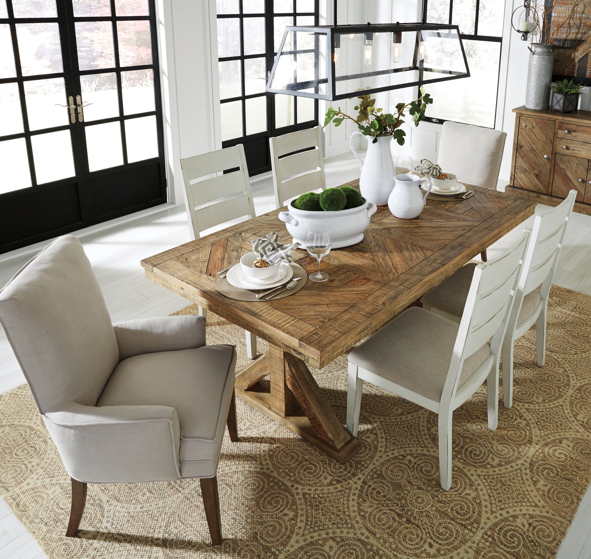 Grindleburg Dining Chair - Ashley Furniture - Brunei