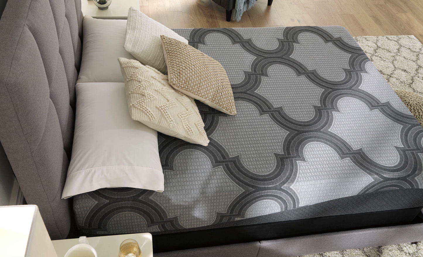 M62831W2 Ashley Hybrid Queen Mattress 12" - Ashley Furniture - Brunei