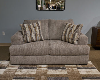 Crespino Loveseat