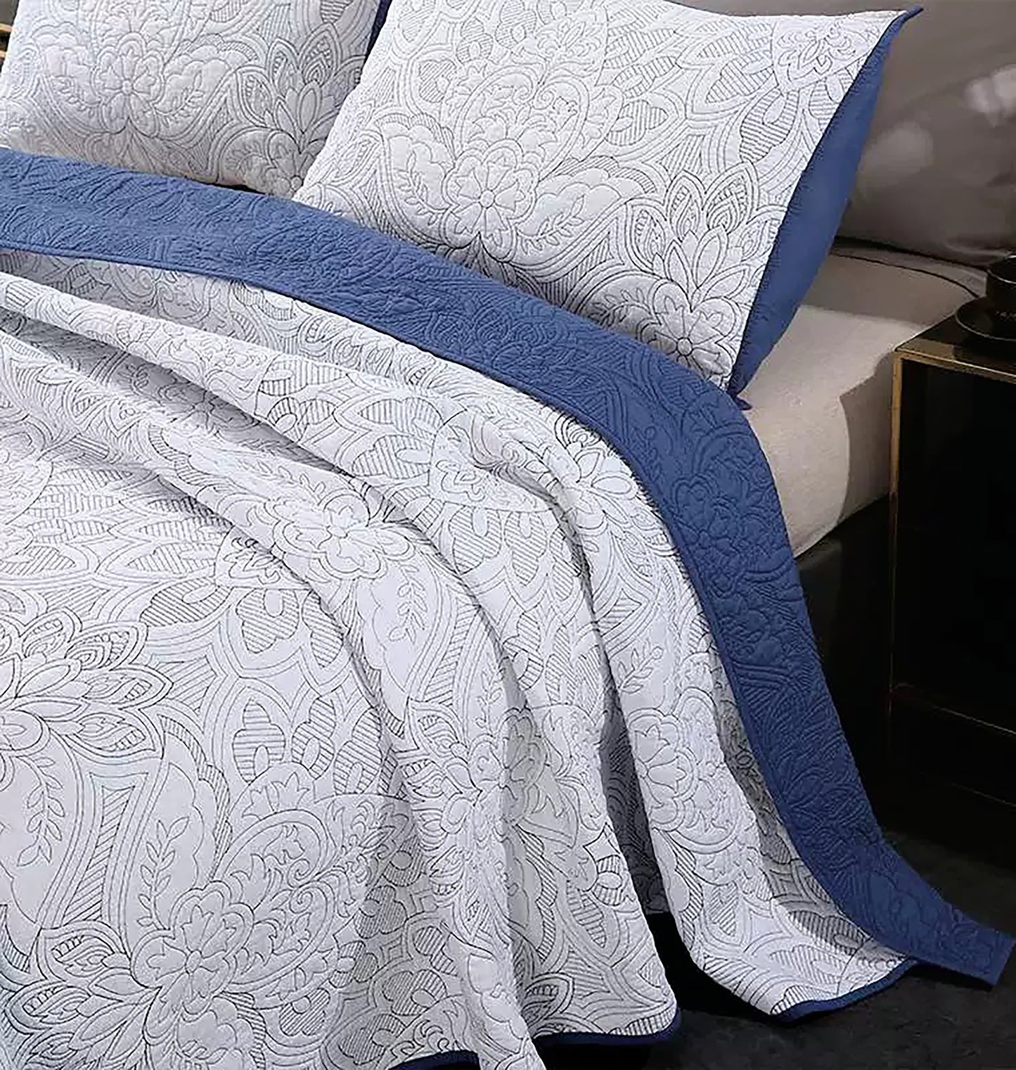 Top of Bed King Coverlet Set;White