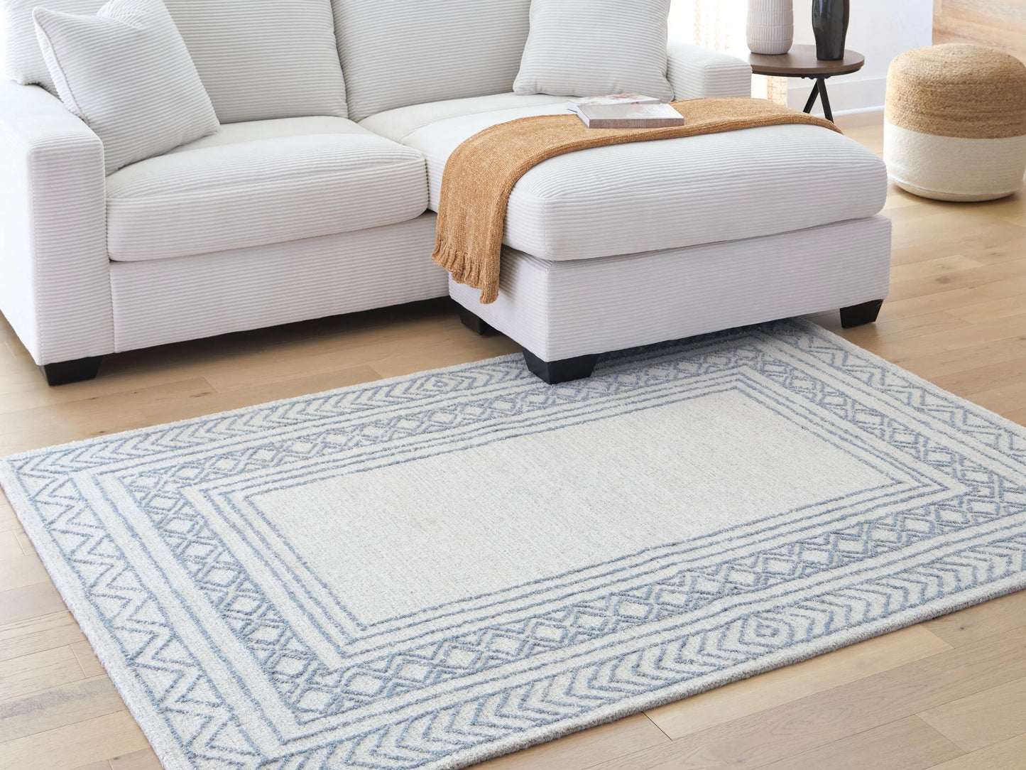 Azelhurst 5' x 7' Area Rug
