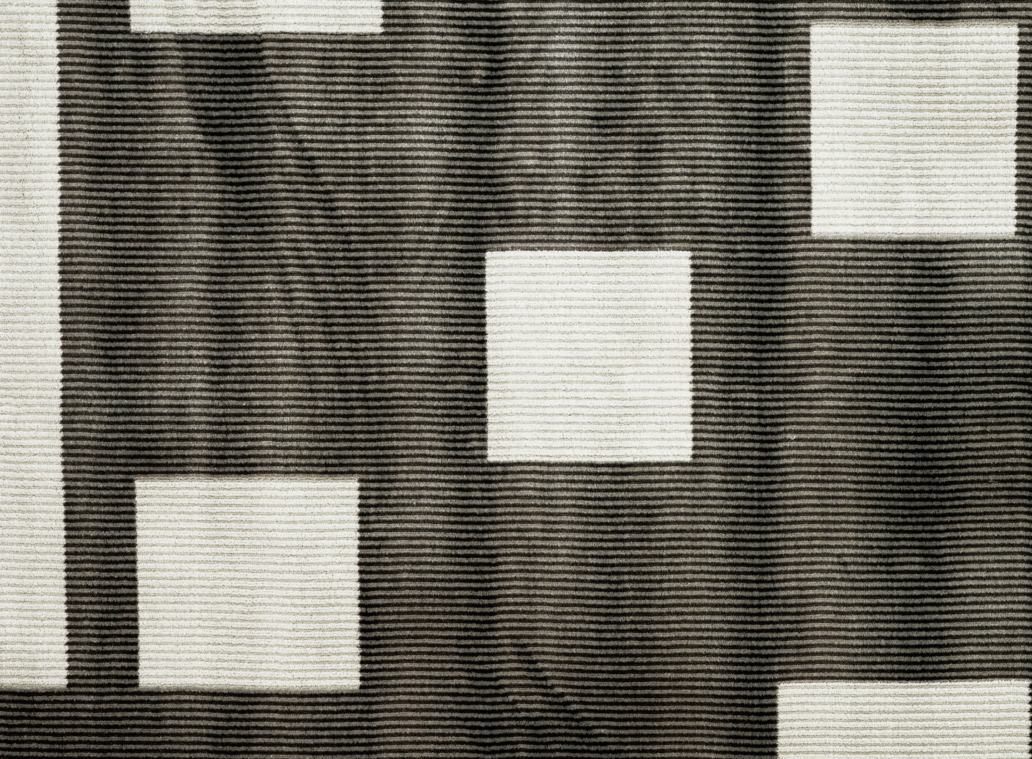 Rug Medium;White/Brown