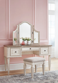Realyn Vanity and Mirror with Stool - Ashley Furniture - Brunei